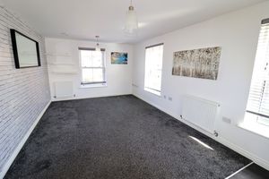LOUNGE/DINER- click for photo gallery